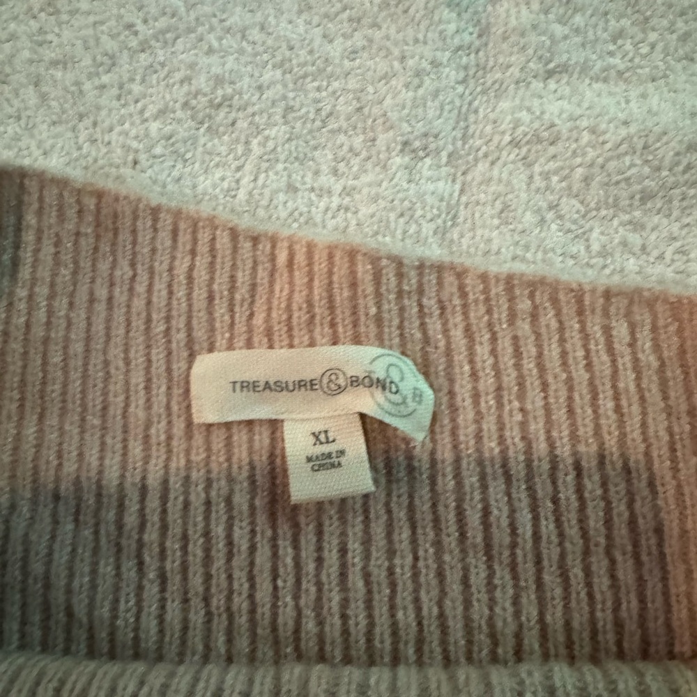 Treasure & Bond Ribbed One Shoulder Sweater - light pink - Picture 4 of 5